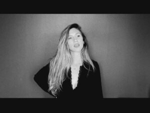 Lara Pictet Instagram - Blessings in motion 🩶🖤