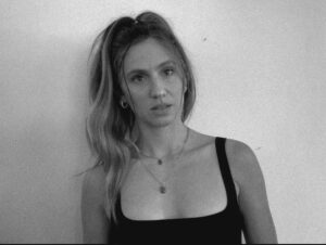 Lara Pictet Instagram - Blessings in motion 🩶🖤