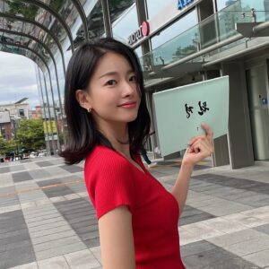 Lee Xia Instagram - Tvn/tving 원경 1.6일 첫방송이에요❤️ #tvn #tving #원경
