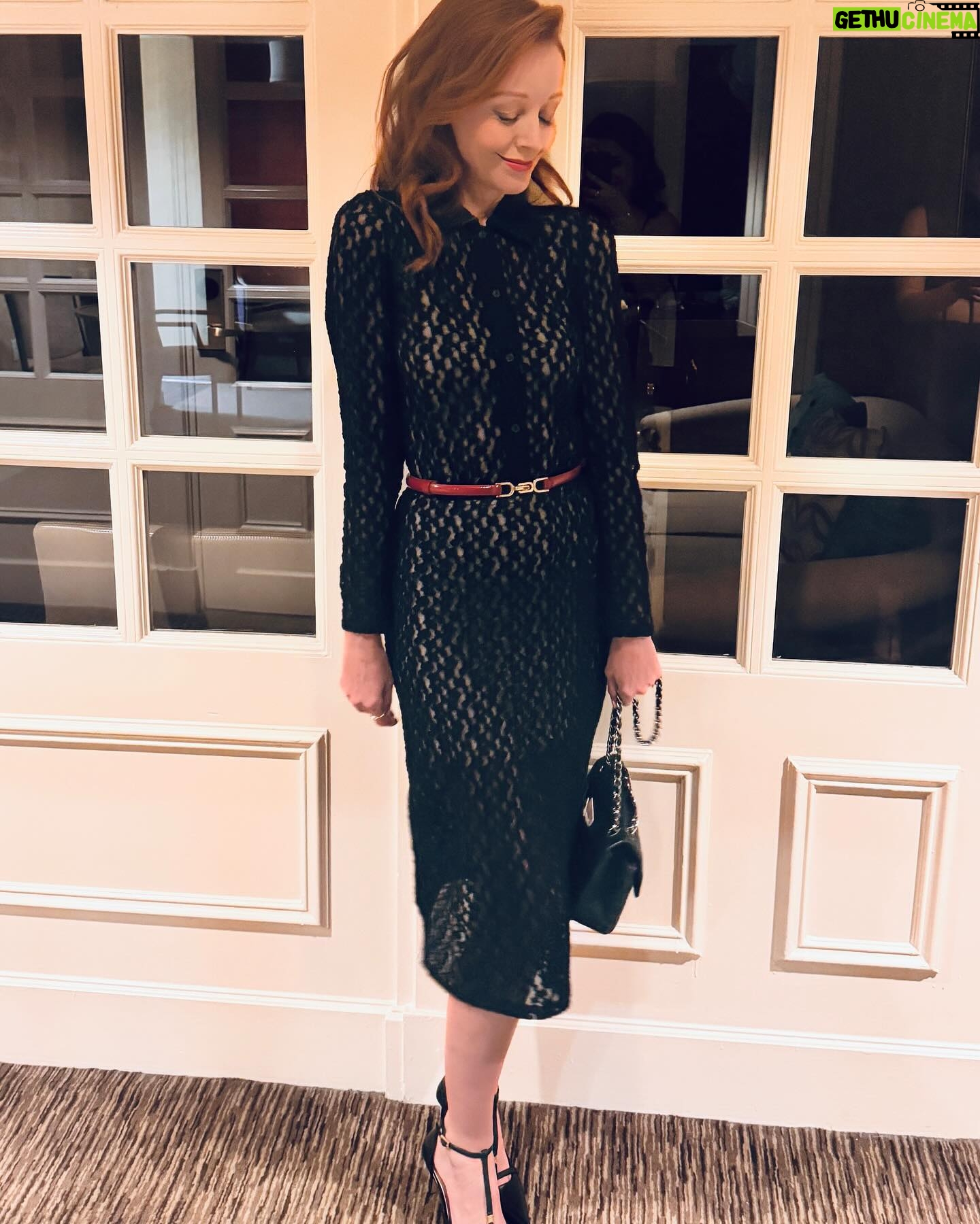 Lindy Booth - 5.5K Likes - loved being in new york this weekend celebrating #countdowntochristmas and #holidazed big thanks to my glam team for getting me in the holiday spirit! 💄: @mirandarichardsmakeup
💇♀️: @lauracosta.nyc
👗: @vince