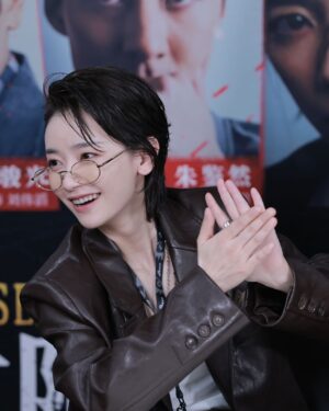 Liu Yase Instagram - 𝙷𝚒，我是誰？
#太陽星辰 
#Netflix #騰訊