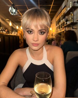 Lola Antolinos Instagram - Un peu de vin ? 
@99saveurs