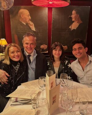 Louise Lombard Instagram - #Merrychristmas ❤️