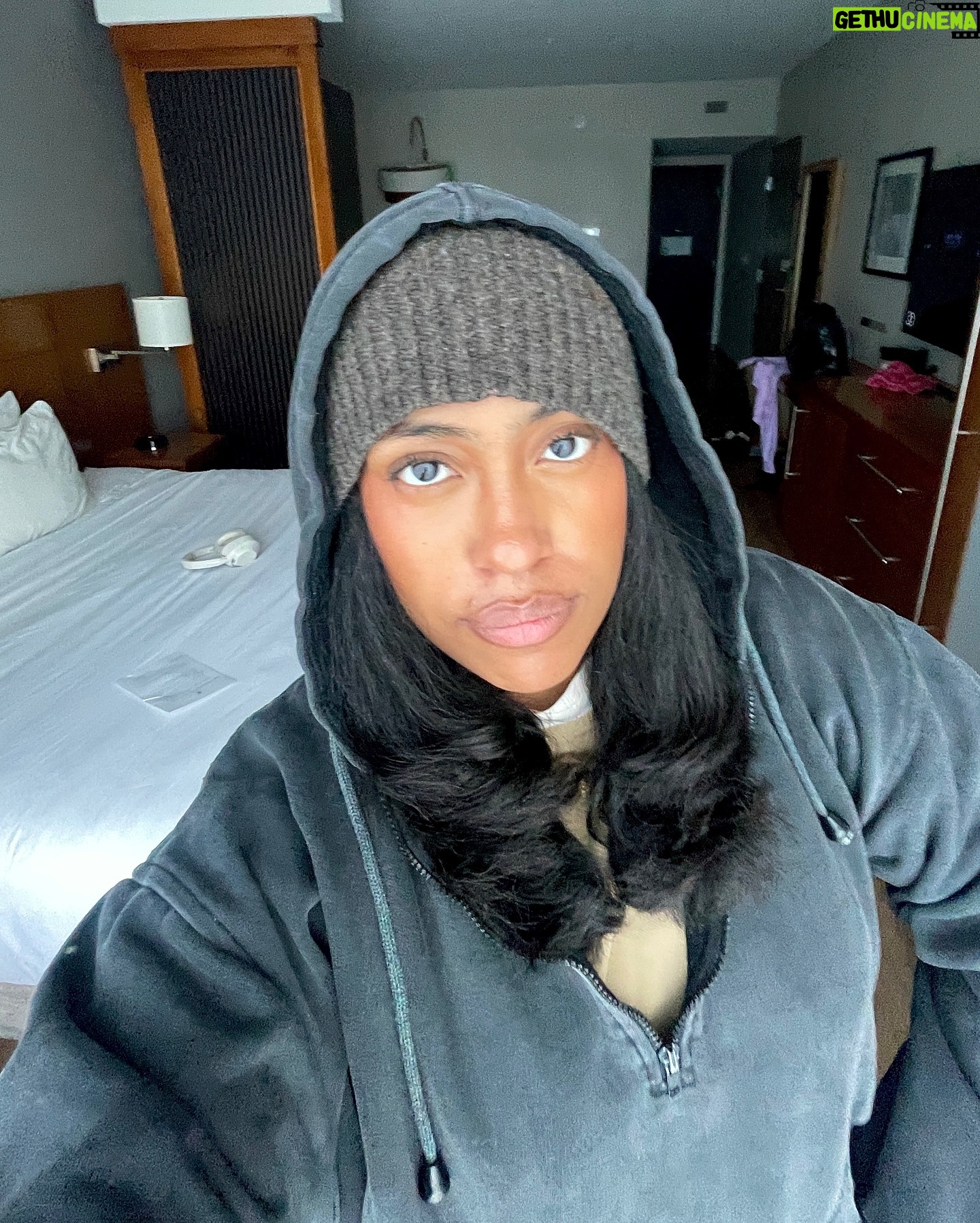 MALAYA - 3.3K Likes - Been runnin round with @keyonharrold 🏃🏽♀️ Also, @_ajgirard. I love you, thank you for existing 🫂. BRUH I NEED MORE HATS! 2XL top baggy capris. Buster busted it up in ‘67, crazy.
Uhhh….Canelita was a bag once upon a time, Orphan >, I.O.T.A every time I’m in motion aaaaaaand You’re Blasé (thx @mwanzi__)
God is good
Amen