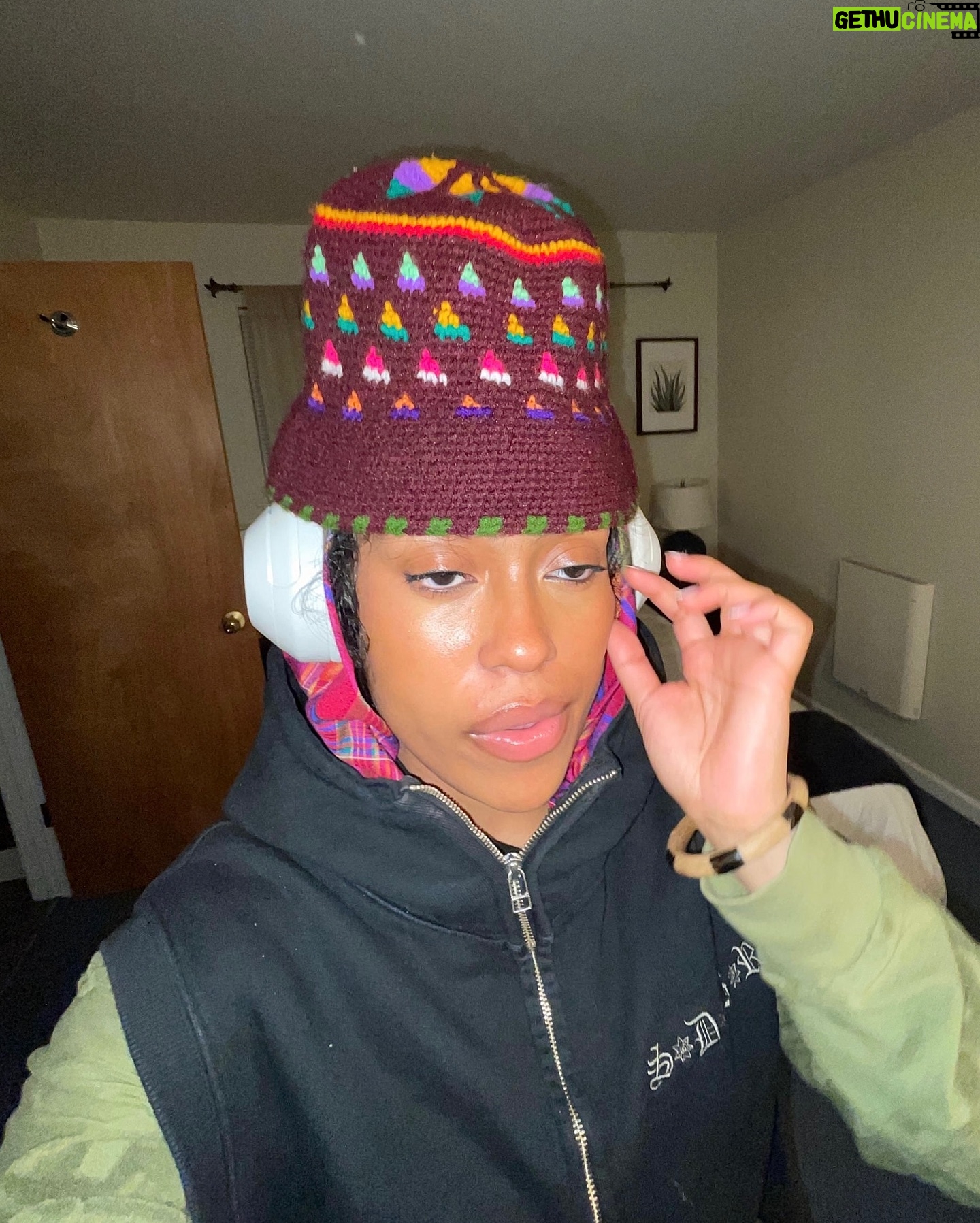 MALAYA - 3.3K Likes - Been runnin round with @keyonharrold 🏃🏽♀️ Also, @_ajgirard. I love you, thank you for existing 🫂. BRUH I NEED MORE HATS! 2XL top baggy capris. Buster busted it up in ‘67, crazy.
Uhhh….Canelita was a bag once upon a time, Orphan >, I.O.T.A every time I’m in motion aaaaaaand You’re Blasé (thx @mwanzi__)
God is good
Amen