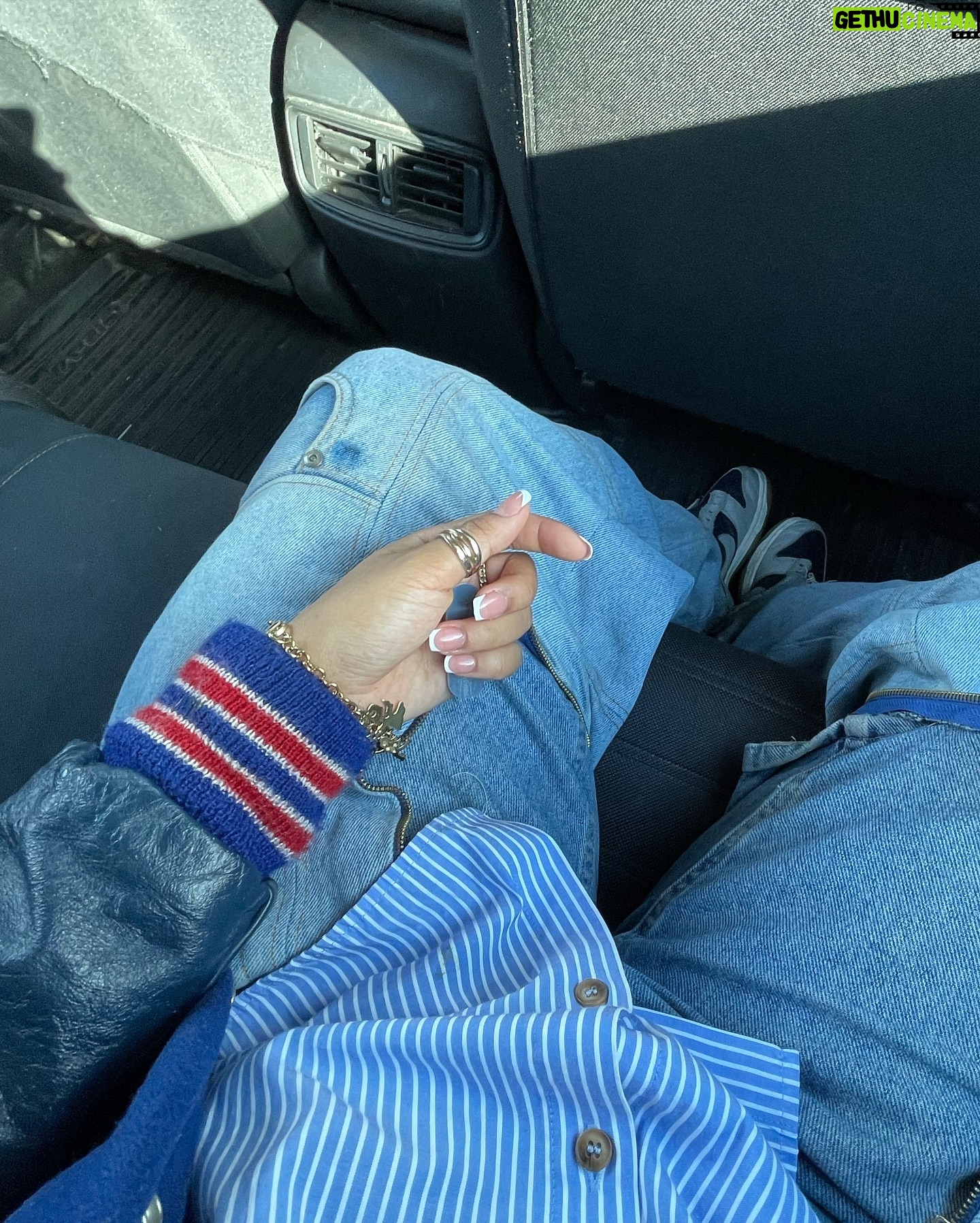 MALAYA - 2.5K Likes - IM OUTTA TOWN I DO NOT KNOW WHEN ILL BE BACK 🙄 n I’ll DIE in these boots too