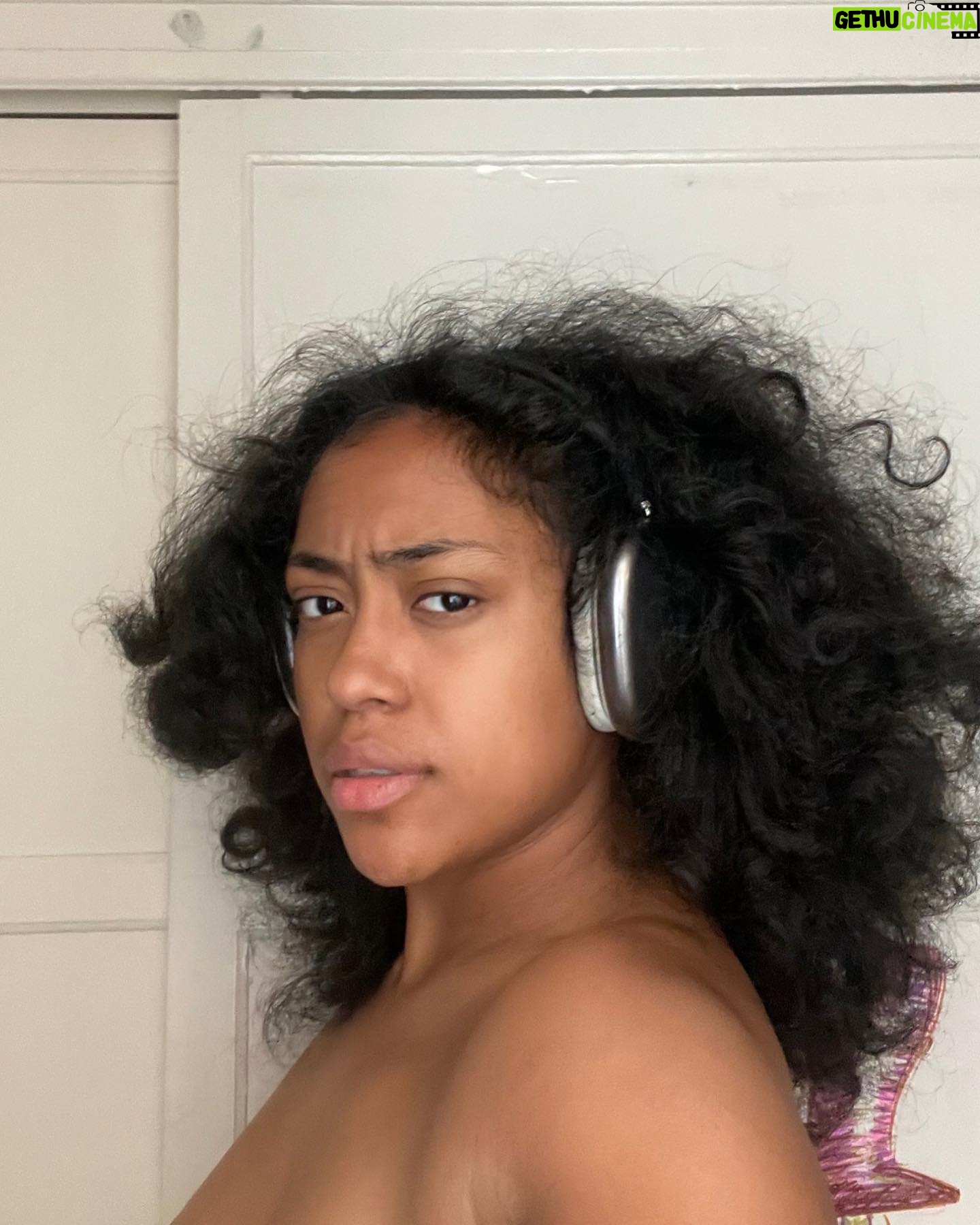 MALAYA - 1.8K Likes - IYKYK ♥️