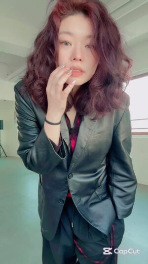 MMARY Instagram - 다들 행복하게 보내고 있지?❤️🖤

#mmary #christmas