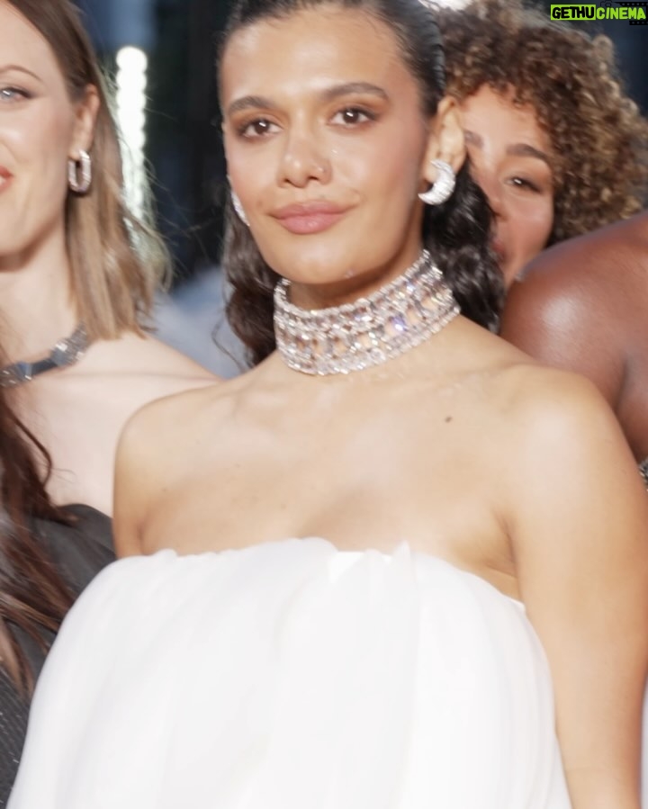 Madeleine Madden - 5K Likes - On Cloud 9 ☁️
@lorealparis
#WORTHIT
#Makeup