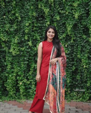 Malavika Manoj Instagram - 🌟

@labin_shn 📸
