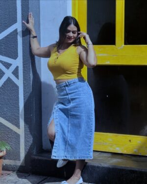 Malvika Tomar Instagram - Life is not a problem to be solved, but a reality to be experienced.” Always be happy each and every situation 😍.
.
.
.

.
Malvika #tomar #model #instalike #newpost #westernstyle #chubbygirl #beautifuldestinations #beautifulgirl #nevergiveup #growth #actorslife #chill #jeanskirt