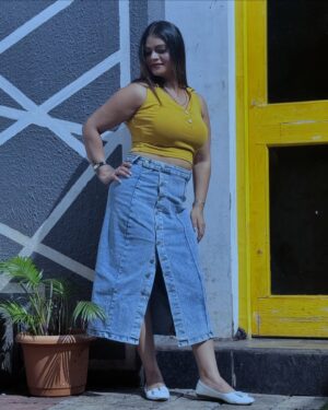 Malvika Tomar Instagram - Life is not a problem to be solved, but a reality to be experienced.” Always be happy each and every situation 😍.
.
.
.

.
Malvika #tomar #model #instalike #newpost #westernstyle #chubbygirl #beautifuldestinations #beautifulgirl #nevergiveup #growth #actorslife #chill #jeanskirt
