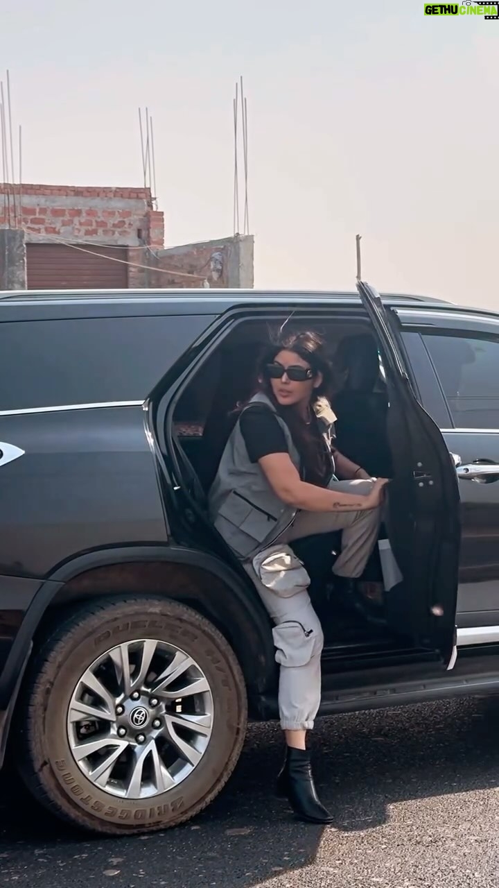 Mamta Rai - 122.3K Likes - बाबू मेरे चक्कर में मत पड़ना,—
आज तक जो पड़ा है —
उसको अभी तक चक्कर ही आ रहा है—
डॉ के पास भी दवा नहीं हैं उसकी—#mamtaraithoughts
जय काशी 🙏
#queenofkashi
.
#mamtarai #realbanarasanmamtarai #instafam #instabeauty #instagram #instagood #instafashion #reels #instareelsindia #mamtarai46
