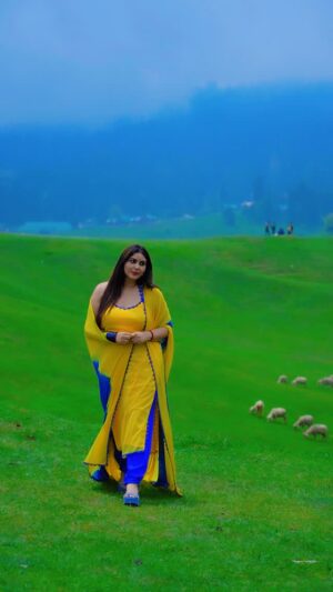 Mamta Rai Instagram - अंदाज जो देखा ज़ालिम का --
.
.
#instagram #instafamous #instaqueen #mamtarai46 #reels #trend