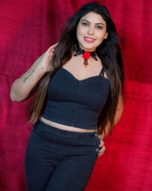 Mamta Rai Instagram - MamtaRai new photoshoot-
.
हाथ थाम के रखना मेरा,
 मुझे साबित करना हैं-
 की 
हर मर्द एक जैसा नहीं होता—
.
.
#mamtarai46 #mamtarai #photoshoot
