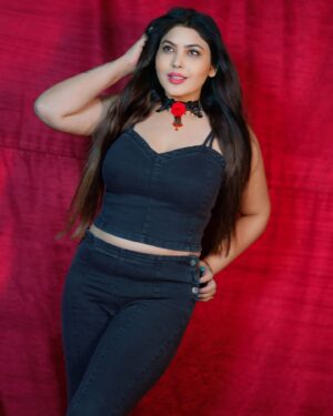 Mamta Rai Instagram - MamtaRai new photoshoot-
.
हाथ थाम के रखना मेरा,
 मुझे साबित करना हैं-
 की 
हर मर्द एक जैसा नहीं होता—
.
.
#mamtarai46 #mamtarai #photoshoot