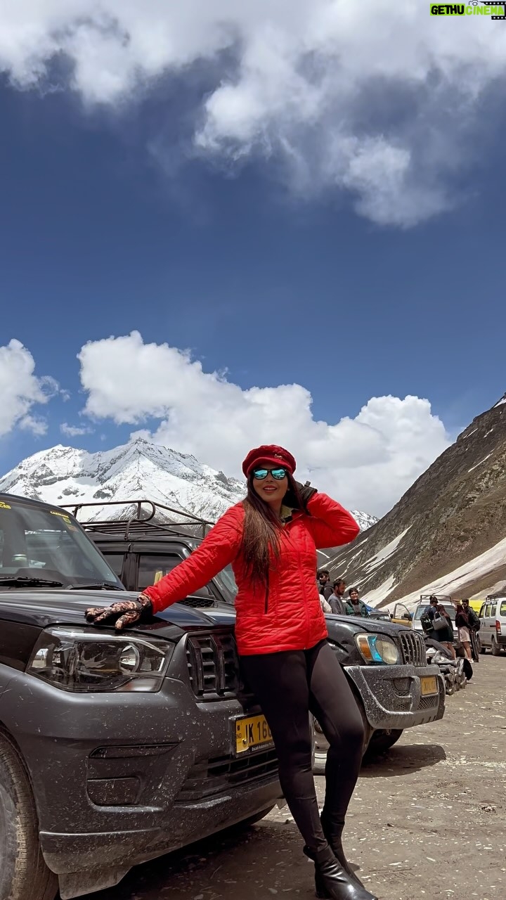 Mamta Rai - 5.3K Likes - ❤️❤️❤️🗻🗻🏔️🏔️🌲🌲
.
.
#mamtaraiwinterlook
#winterfashion
#winter
#wintercollection
#winteroutfit