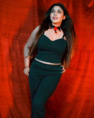 Mamta Rai Instagram - MamtaRai new photoshoot-
.
हाथ थाम के रखना मेरा,
 मुझे साबित करना हैं-
 की 
हर मर्द एक जैसा नहीं होता—
.
.
#mamtarai46 #mamtarai #photoshoot
