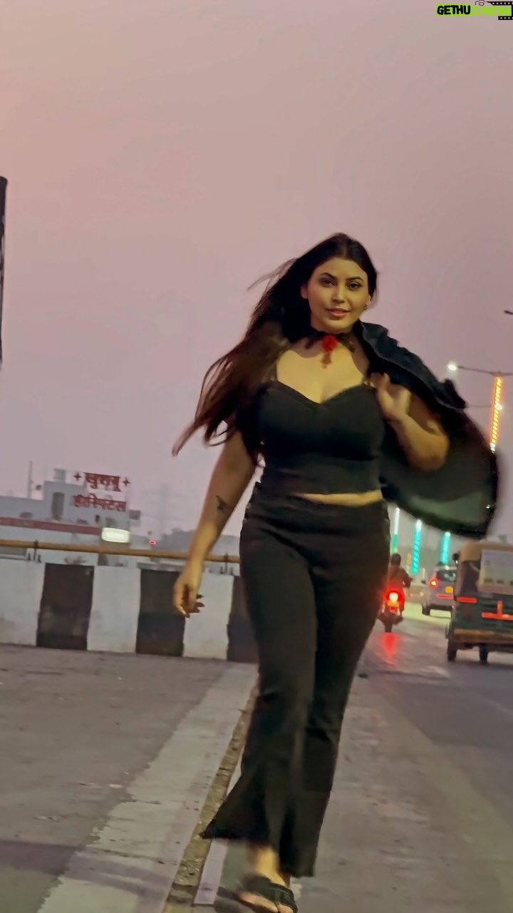 Mamta Rai - 4.6K Likes - ज़ख्म वही हैं , जो छिपा दिया जाए—
जो बता दिया जाए उसे तमाशा कहते हैं —
.
.
.
#mamtarai46 #mamtarai #instalike #instamood #instagram #instalike #instabeauty #instafashion #instaqueen