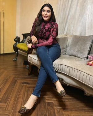 Mamta Rai Instagram - छुपा लो तुम मुझे अपनी सांसो में --
 कोई अगर पूछ ले तो कह देना ये मेरी ज़िन्दगी हैं --