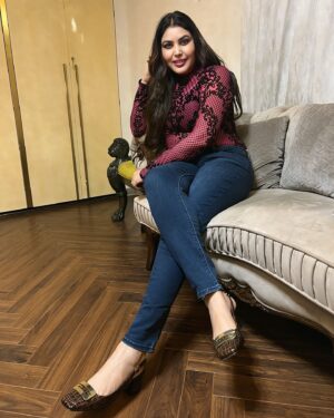 Mamta Rai Instagram - छुपा लो तुम मुझे अपनी सांसो में --
 कोई अगर पूछ ले तो कह देना ये मेरी ज़िन्दगी हैं --