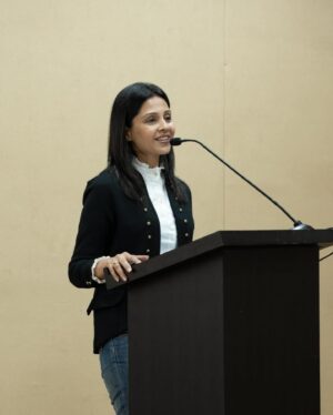 Manasi Salvi Instagram - A day well spent at the @indianmerchantchamber with @rcb1929..

As a young PostGrad in Commerce…I aspired for a WhiteCollar job in the field of Commerce..Started my CS training though quit it as a hobby called Acting dominated me as a Career.
Every trip to IMC reminds me of my long lost dream also assuring that my connect with Commerce isn’t completely lost. 

Today was a day with another aspiring batch of #Bhavishyayaan students.These bright students from Municipal schools are trained since 2nd Grade to Grade 10th in English Speaking and Computer skills to help them build a strong foundation for a bright future. 
Some students having topped the Grade 10th in their results this year were felicitated today. Each one exhibited fluent English speaking skills & their internship experiences…indeed an emotional moment for their Mentors & Teachers.

rcb has been pioneer in conducting & continuing many such noble causes with the untiring efforts of its patrons. 
@narayan.ramesh @abhishek_karnani @murgmakhanirox @aloksekhsaria @akhil.sanghi 

For me, my much required dose of positivity is an insightful conversation with @narayan.ramesh Sir & today some Narayan Narayan anecdotes by #sureshkotak Sir. 
 
@deshpandetara I hope to meet you soon.

Life is all about loving,caring & sharing..
Nurturing kids & investing in any manner in their education,is an opportunity to grow as an individual in our society. 

We make life by what We give. 
M.