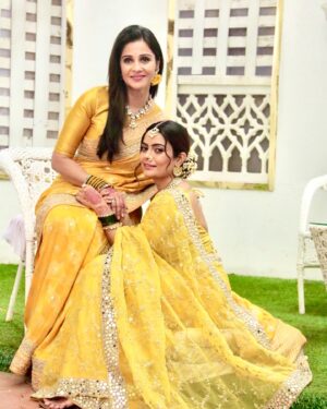 Manasi Salvi Instagram - US to brighten up your feed🤭❤️

📷: @creative_titu_01 

.
.
.
.
#ghkkpm #instagood #instafashion #instagood #sareelove #sareefashion #indianwear #mansisalvi #instapost #marthimulgi #bts #keeploving