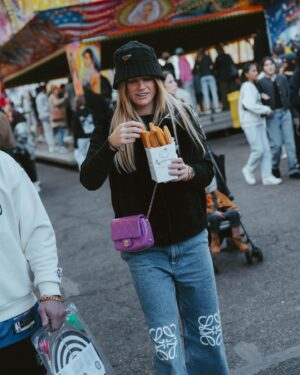 Manon Fiorot Instagram - 🎀  𝒞𝒽𝒾𝓁𝓁 🎀 🎡🎢🎠🎟️👩‍❤️‍💋‍👨