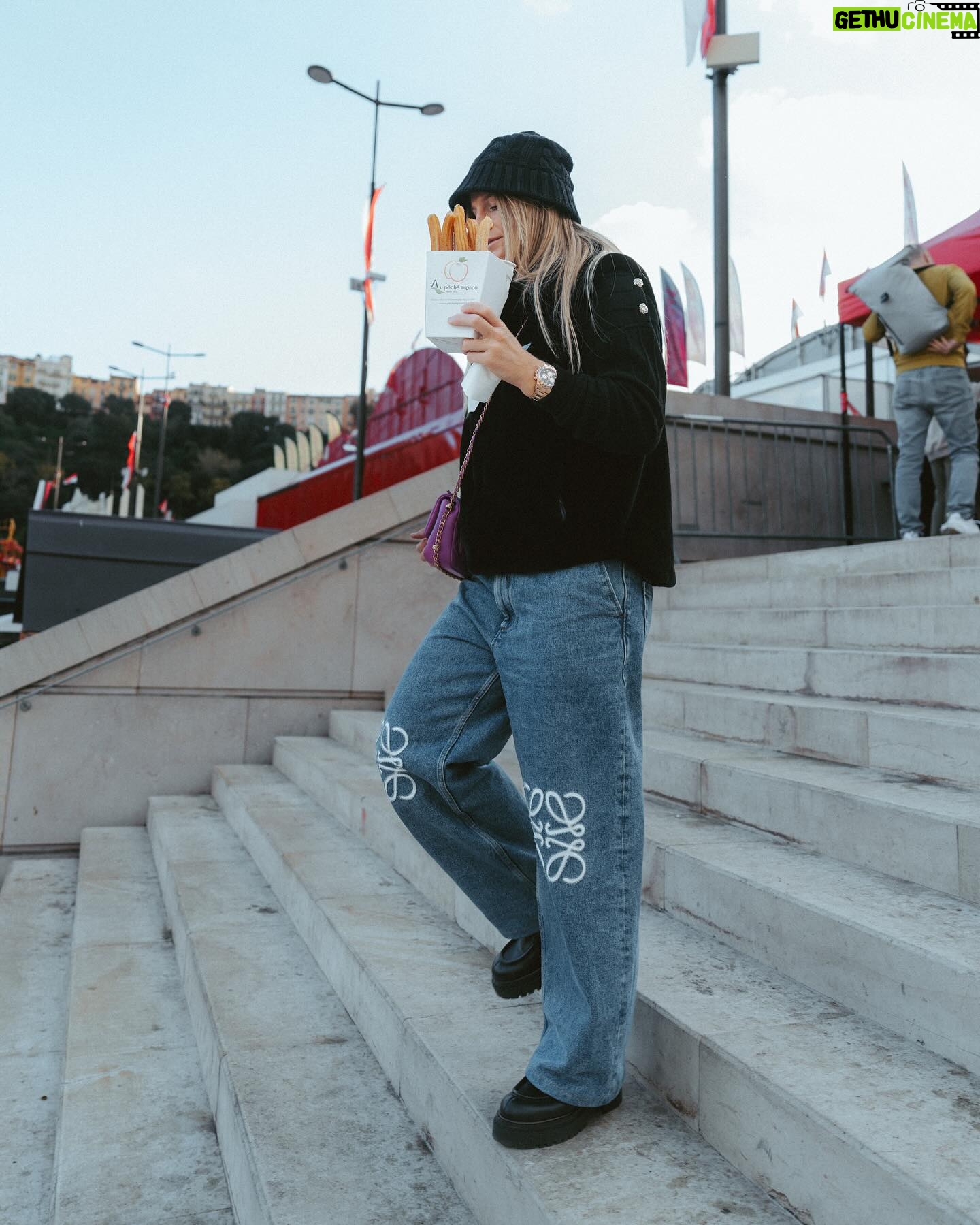Manon Fiorot - 5K Likes - 🎀 𝒞𝒽𝒾𝓁𝓁 🎀 🎡🎢🎠🎟️👩❤️💋👨
