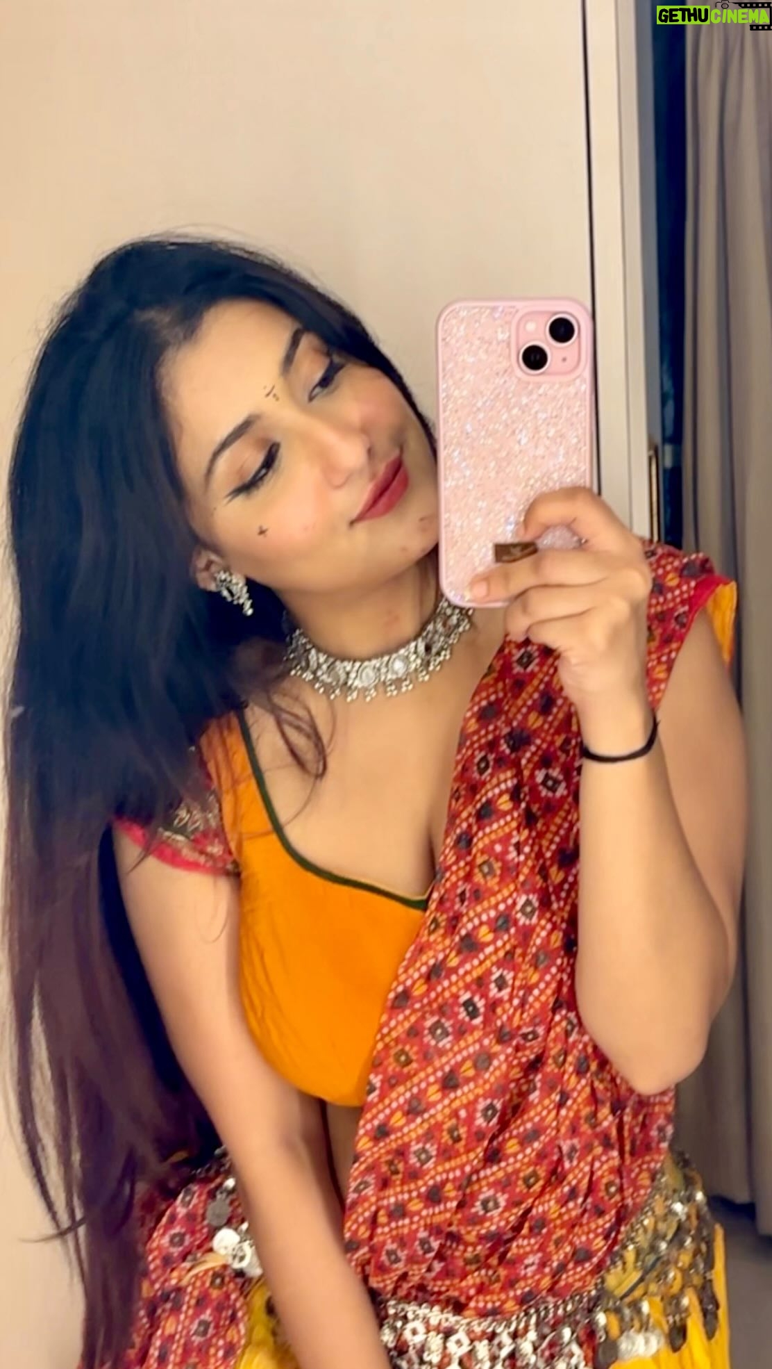Manul Chudasama - 17.1K Likes - Indhana Winva gaiti mori saiyaan 💃
#garba ♥️ 
#gujrati 
#fun 
.
.
.
.
.
.
.
.
.
.
#reels #reelsinstagram #dance #garba #garbanight #gujju #gujjulove #gujjugirl #ambemaa🙏🏻🔱❤ #insta #instagood #instagram #instalike #instafashion #instalove #instamood #instadaily #reelsvideo #reelkarofeelkaro #reelsviral #explore #viralreels #viral #aaaaaaaaa #haaloo