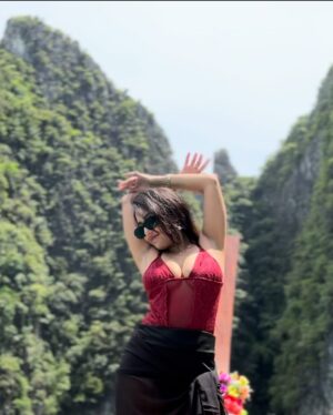 Manul Chudasama Instagram - 🏖️♥️
#phiphiisland 
.
.
.
.
.
#insta #instagood #instalike #instagram #instalove #instamood #instadaily #monday #motivation #photography #photooftheday #thailand #island #beachbaby #love #water #explore #viral #fun #vacation