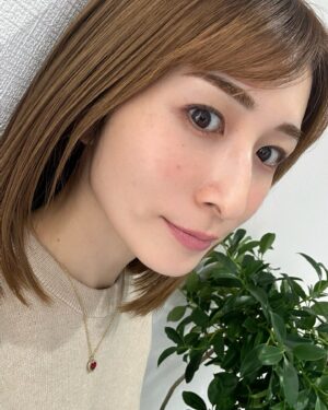 Mari Okamoto Instagram - 眉アートを受けてきました😘
これするだけでメイクが短縮になるし、すっぴんもましになるんです🥹‼️

@artmake_moe さんの施術がうますぎて...今回も良い仕上がりでした🥹ありがとうございます☺️🩷

投稿を見たフォロワーさんは、本日12/20から1ヶ月間の問い合わせで、¥15,000offになります✨ご予約は @artmake_moe さんのDMにて🙆‍♀️

#眉アート #アートメイク #PR