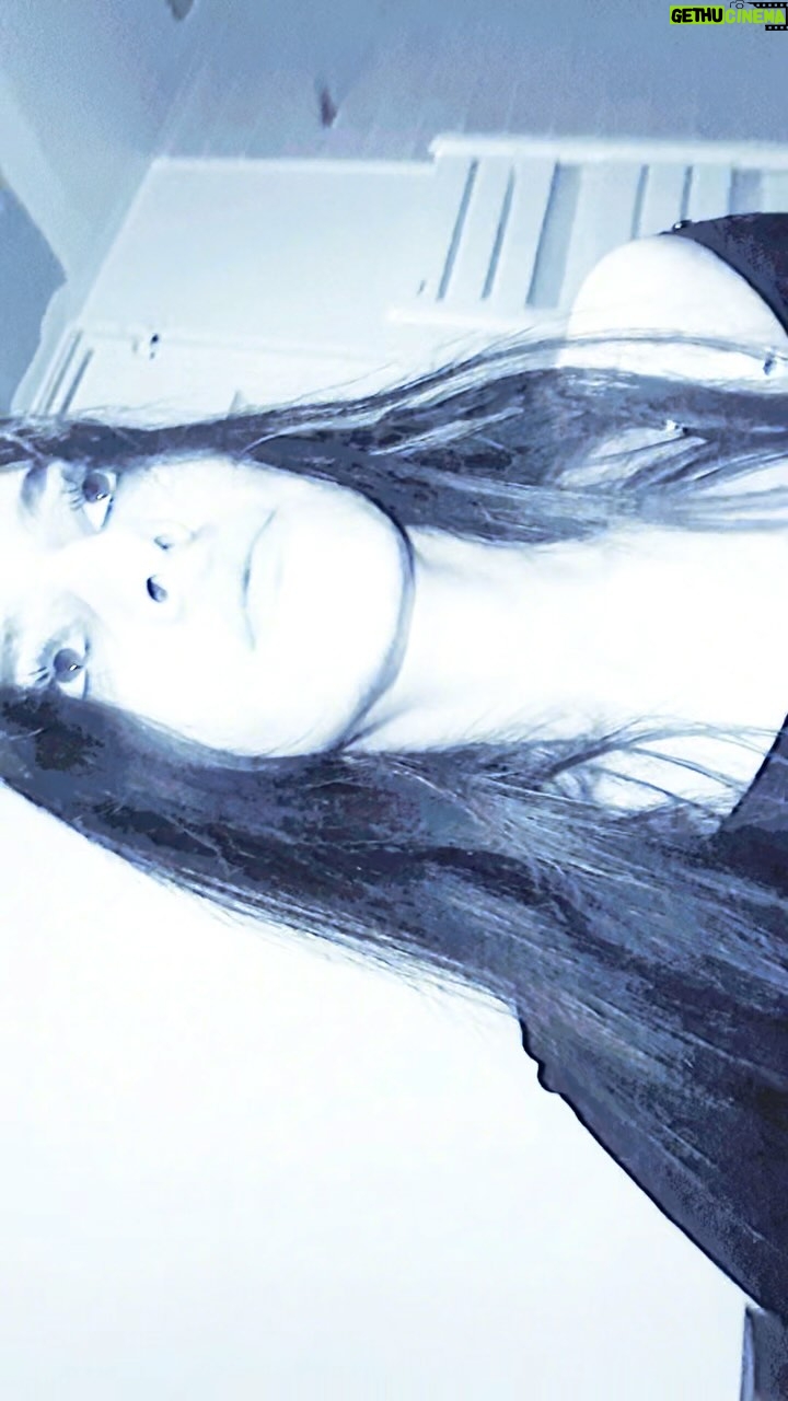 Marylou Mayniel - 8.7K Likes - new song out next week š«