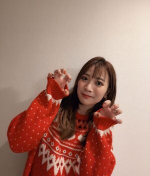 May'n Instagram - クリスマスネイル🎅🎄

クリスマスらしさありながら
クリスマス終わっても合う感じに💫

当日の衣装にもぴったり👗

いつも素敵ネイルと楽しい時間をありがとうございます🫶
@_kotono._ 

#クリスマスネイル #nailart #naildesign #💅