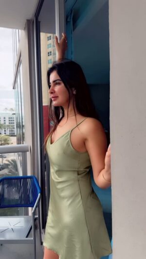 Meetii Kalher Instagram - Looking for u 😍
#meetiikalher #fyp #miami