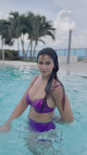 Meetii Kalher Instagram - Ishqqqqqq ❤️❤️❤️
#meetiikalher #fyp #miami