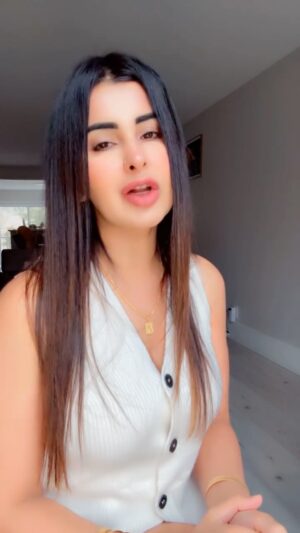 Meetii Kalher Instagram - Always support the content creator.. love you all ❤️😘
#meetiikalher #reels #miami