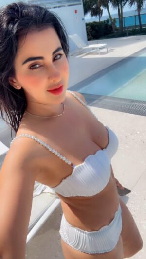 Meetii Kalher Instagram - Live in the moment ☀️❤️💕
#meetiikalher #fyp #miami