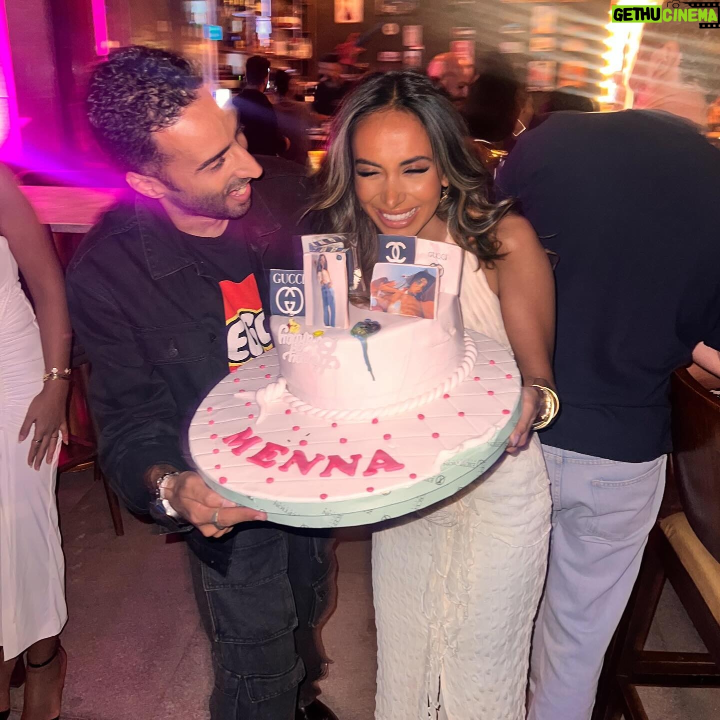 Menna Samaha - 3.6K Likes - I am grateful for each and every one of you who celebrated my birthday with me…Thank you from the bottom of my heart❤️
Set @allinone_onlinestore