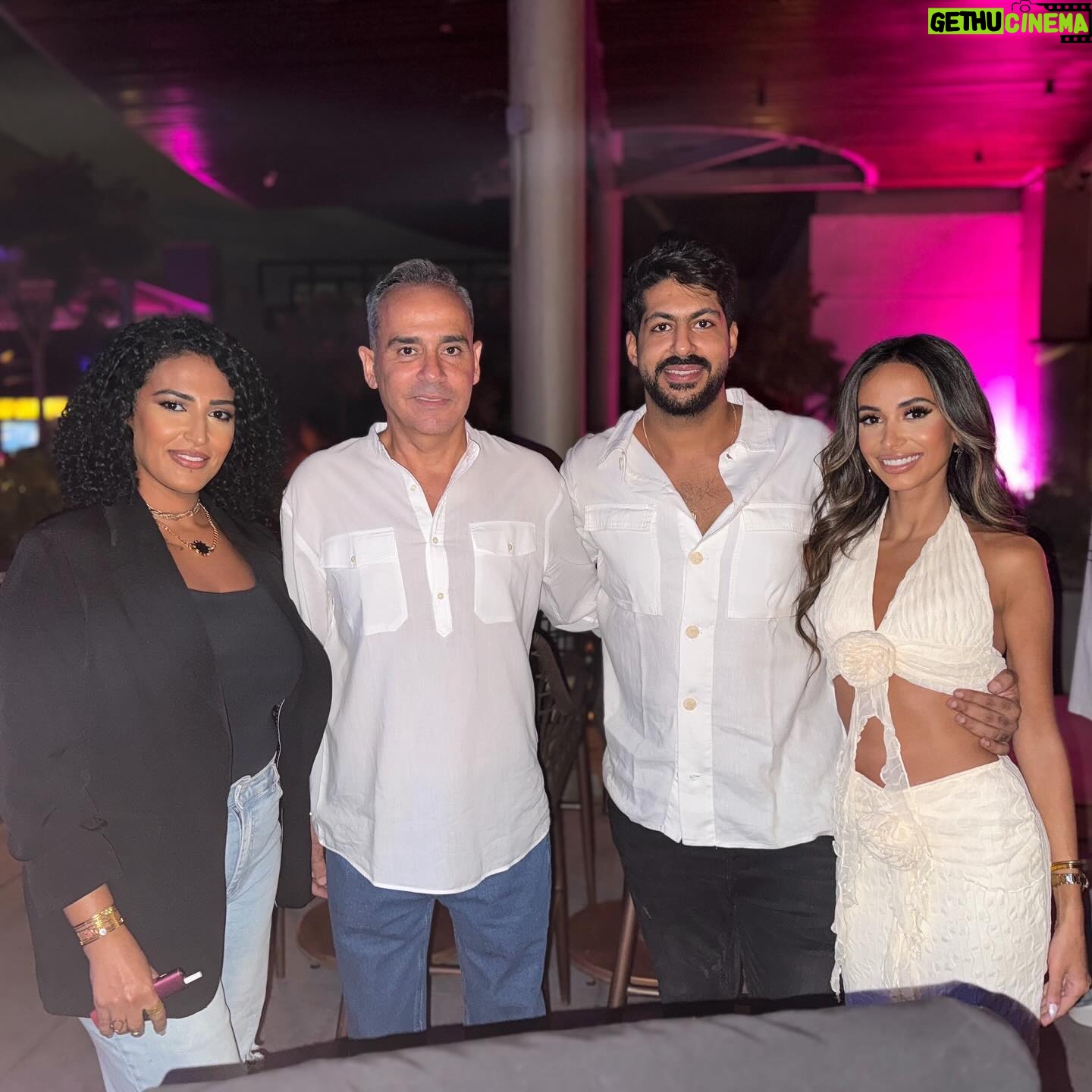 Menna Samaha - 3.6K Likes - I am grateful for each and every one of you who celebrated my birthday with me…Thank you from the bottom of my heart❤️
Set @allinone_onlinestore