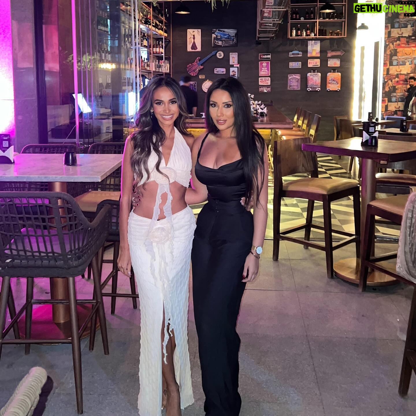 Menna Samaha - 3.6K Likes - I am grateful for each and every one of you who celebrated my birthday with me…Thank you from the bottom of my heart❤️
Set @allinone_onlinestore