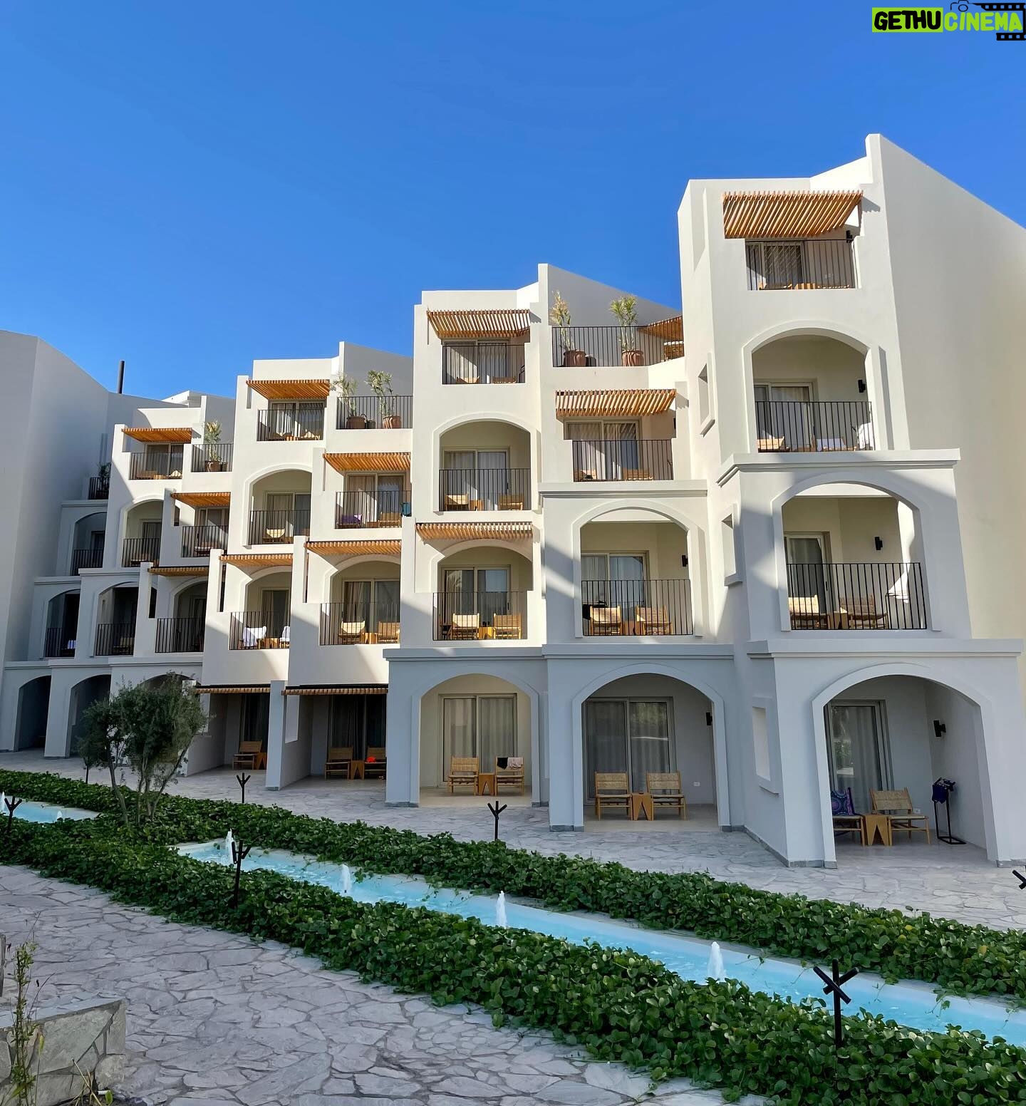 Menna Samaha - 2.9K Likes - What an amazing stay at @serrybeachresort ! Thank you for the unforgettable experience—I enjoyed every minute and can’t wait to return