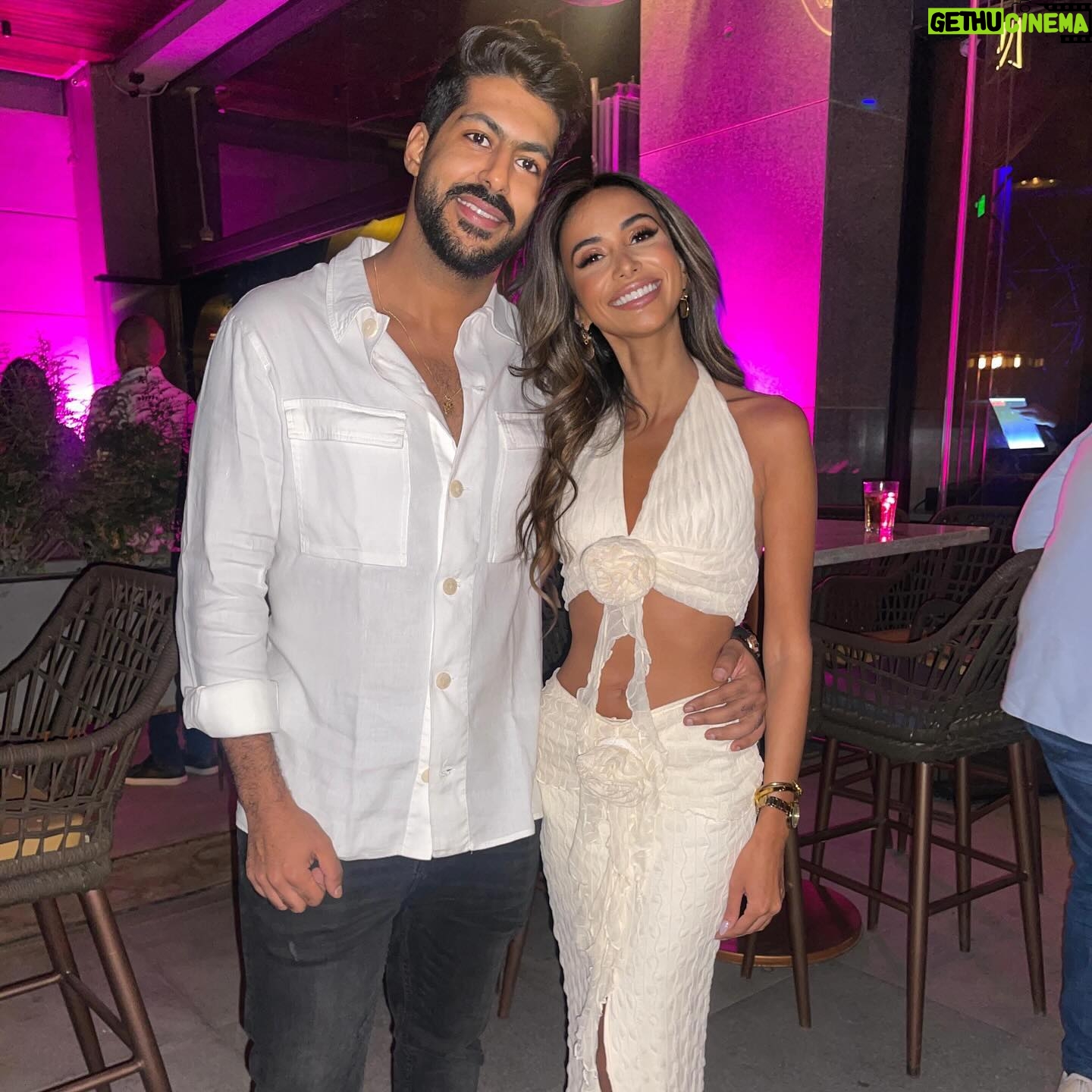 Menna Samaha - 3.6K Likes - I am grateful for each and every one of you who celebrated my birthday with me…Thank you from the bottom of my heart❤️
Set @allinone_onlinestore