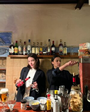 Mireia Oriol Instagram - La millor bodega de Barcelona. Visca la Nuri 🫒🐠🍻☄️