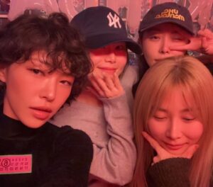 Miryo Instagram - Miryo’s 늦은 생파🥳🥳