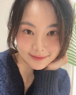 Miryo Instagram - 저도 #숙취메이크업 #주근깨메이크업 한번 해봤어요ㅋㅋ 
근데 너무 재미있었어요😄🤭