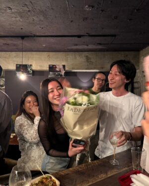 Misa Minami Instagram - お誕生日月間💐
沢山のお祝いをありがとうございました☺️✨
嬉しすぎて記録に残します。💞
Instagramは20枚までデータがアップできるように増えたはずなのに、載せ切れない写真もいっぱいあって
自分でもびっくりしました。
本当に沢山の方に愛されて幸せ者です🥹❤️

中には、その場に居合わせたおかげで何度も何度もお祝いしてもらったお友達もいて大変申し訳ない気持ちです。(笑

今年は比較的長くお祝いが続き感謝でしたが🥹
もう祝われても、そんなめでたい年齢ではないので🤣
ほんとに、皆さん、お気遣いなくで。🙇💦
ただ、こんな機会のおかげで、改めて身近な皆さんに
感謝をお伝えすることができて、私自身とても嬉しく思いました。
普段観葉植物しかない家に、お花がたくさん増えていく風景はとても心が温かくなりました😌💐

これからもどうぞよろしくお願いします✨
もうこれ以上のお祝いは大丈夫なので...笑
ずっとずっと仲良くしてください🥰🩷、