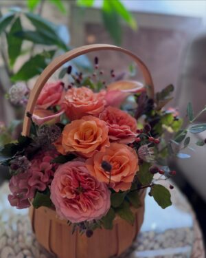 Misa Minami Instagram - お誕生日月間💐
沢山のお祝いをありがとうございました☺️✨
嬉しすぎて記録に残します。💞
Instagramは20枚までデータがアップできるように増えたはずなのに、載せ切れない写真もいっぱいあって
自分でもびっくりしました。
本当に沢山の方に愛されて幸せ者です🥹❤️

中には、その場に居合わせたおかげで何度も何度もお祝いしてもらったお友達もいて大変申し訳ない気持ちです。(笑

今年は比較的長くお祝いが続き感謝でしたが🥹
もう祝われても、そんなめでたい年齢ではないので🤣
ほんとに、皆さん、お気遣いなくで。🙇💦
ただ、こんな機会のおかげで、改めて身近な皆さんに
感謝をお伝えすることができて、私自身とても嬉しく思いました。
普段観葉植物しかない家に、お花がたくさん増えていく風景はとても心が温かくなりました😌💐

これからもどうぞよろしくお願いします✨
もうこれ以上のお祝いは大丈夫なので...笑
ずっとずっと仲良くしてください🥰🩷、