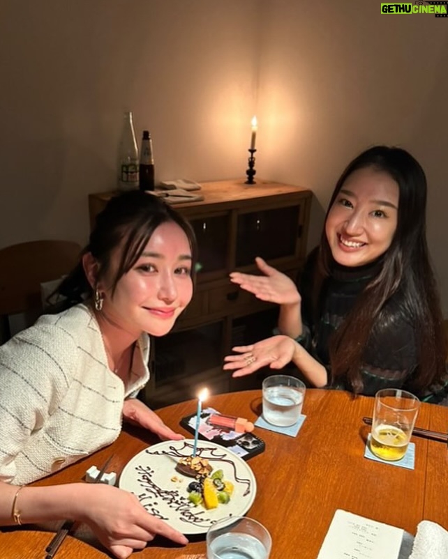Misa Minami - 675 Likes - お誕生日月間💐
沢山のお祝いをありがとうございました☺️✨
嬉しすぎて記録に残します。💞
Instagramは20枚までデータがアップできるように増えたはずなのに、載せ切れない写真もいっぱいあって
自分でもびっくりしました。
本当に沢山の方に愛されて幸せ者です🥹❤️
中には、その場に居合わせたおかげで何度も何度もお祝いしてもらったお友達もいて大変申し訳ない気持ちです。(笑
今年は比較的長くお祝いが続き感謝でしたが🥹
もう祝われても、そんなめでたい年齢ではないので🤣
ほんとに、皆さん、お気遣いなくで。🙇💦
ただ、こんな機会のおかげで、改めて身近な皆さんに
感謝をお伝えすることができて、私自身とても嬉しく思いました。
普段観葉植物しかない家に、お花がたくさん増えていく風景はとても心が温かくなりました😌💐
これからもどうぞよろしくお願いします✨
もうこれ以上のお祝いは大丈夫なので...笑
ずっとずっと仲良くしてください🥰🩷、