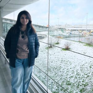 Mithra Kasthurirangan Instagram - Day 1 
Paris 🗼 is just a layover, but there’s still a long journey ahead. Europe greeted me with a snowy welcome ❤️🤩❄️❄️.